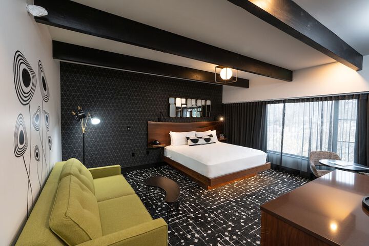 Room 44 of 68