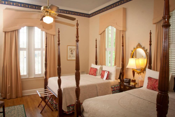 1842 Inn