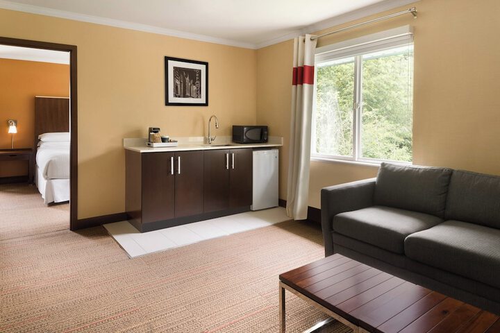 Four Points by Sheraton Surrey