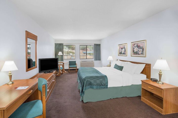 Room 27 of 37