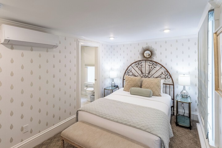 Room 8 of 62