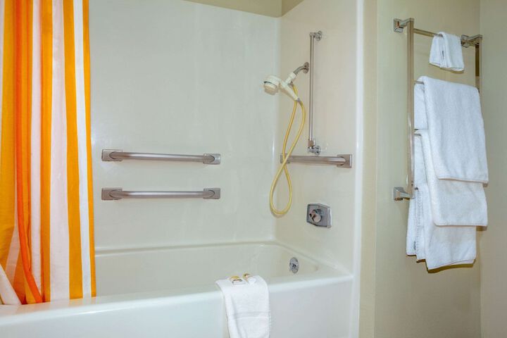 Room 14 of 30