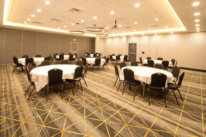Ballroom/Hall 54 of 58