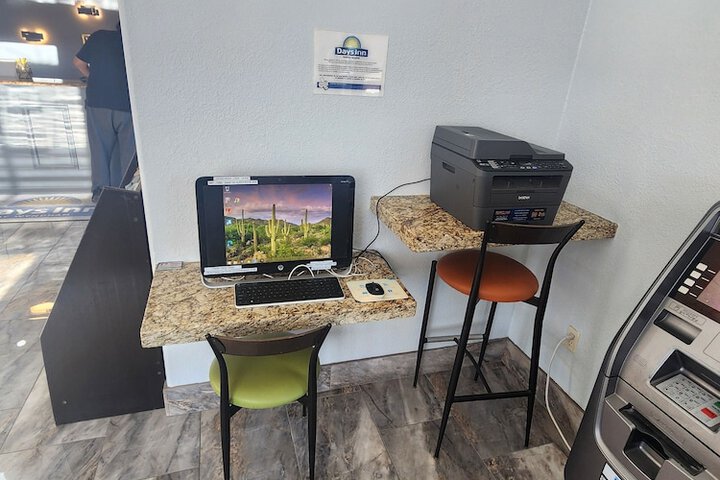 Business Center 143 of 143