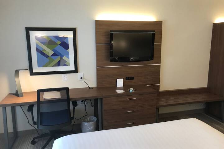 Holiday Inn Express Hotel & Suites Rochester - Victor by IHG