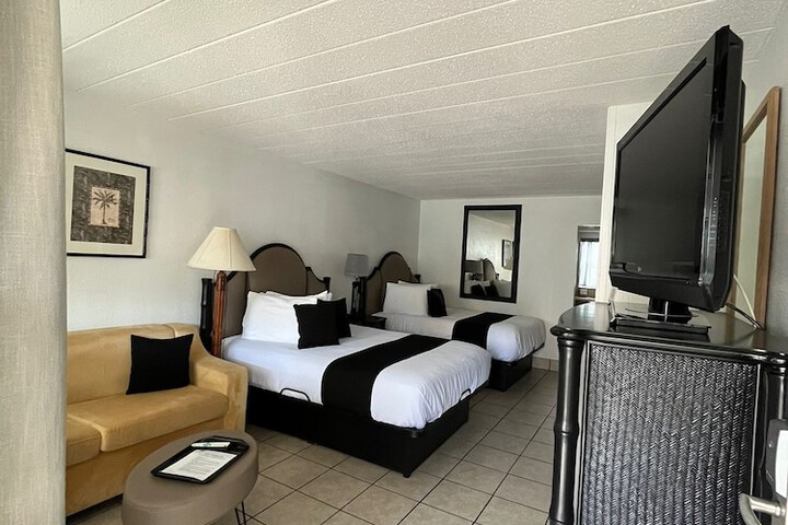 Holiday Isles Resort