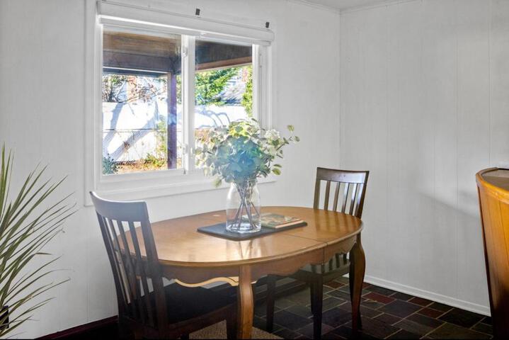 Cheerful Studio Getaway / Garden/By Lake State Park.