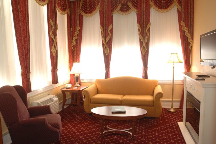 Room 36 of 60