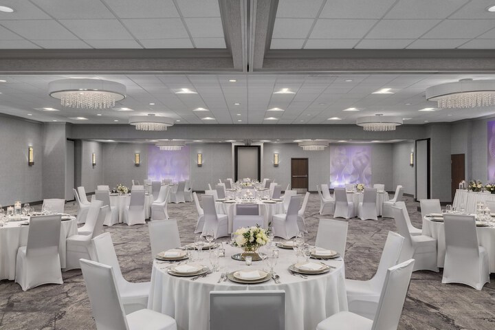 Holiday Inn Coralville Iowa City by IHG