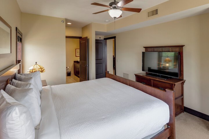 Room 102 of 250