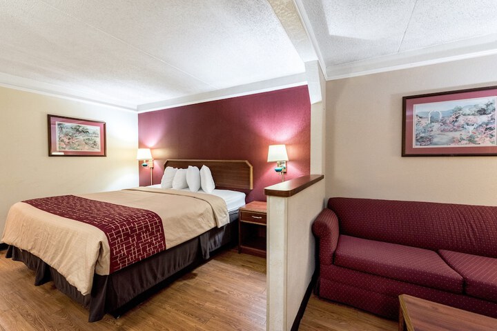 Room 14 of 22