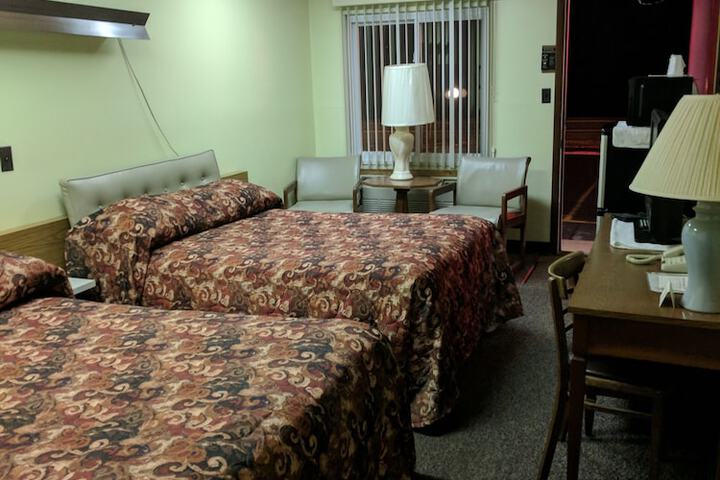 Room 4 of 5