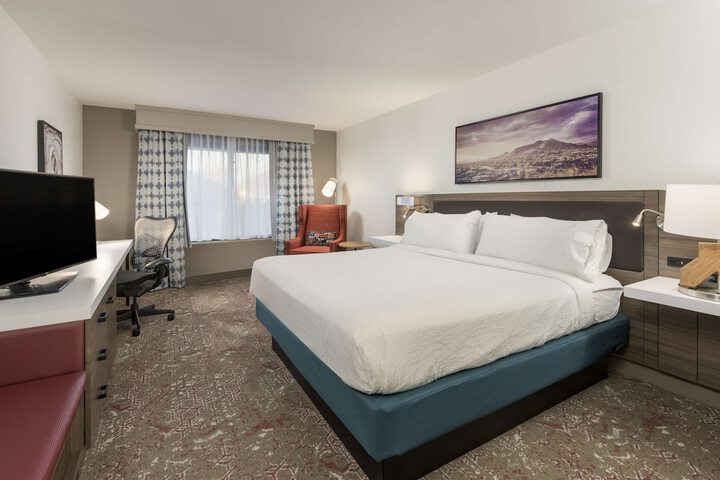 Room 32 of 48