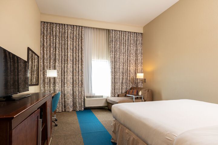 Room 9 of 28