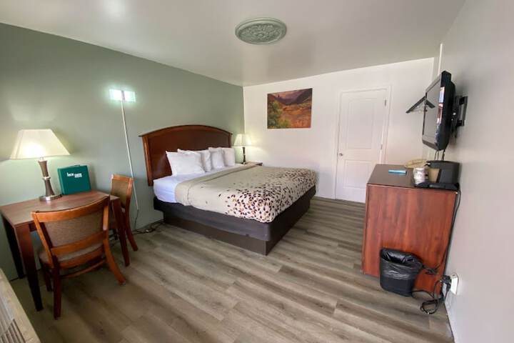 Room 25 of 46