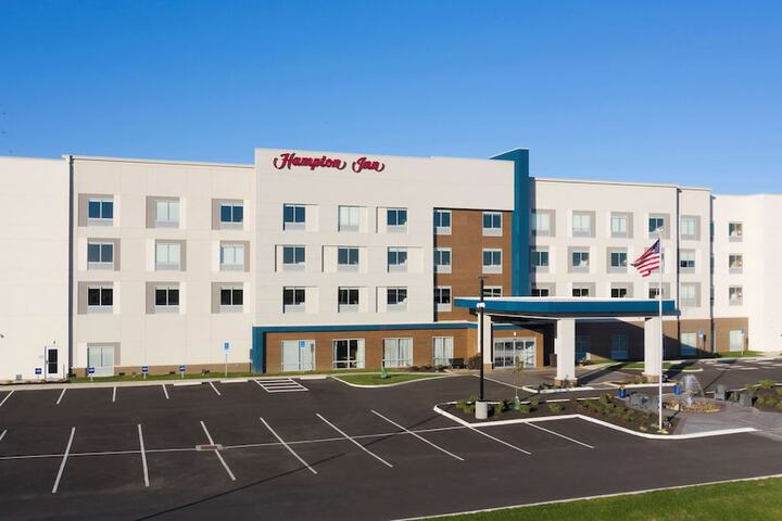Hotel 2 of 51
