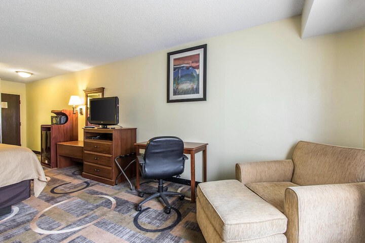 Quality Inn & Suites Memphis East