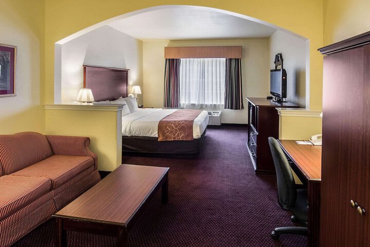 Room 28 of 33