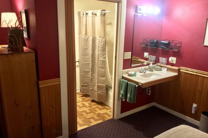 Room 42 of 79