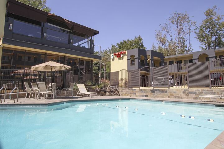 Pool 4 of 21