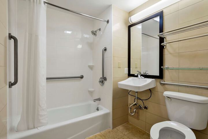 Best Western Plus Plaza Hotel