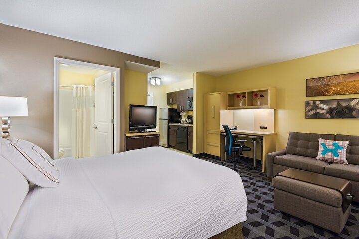 Room 10 of 24