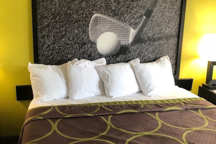 Room 21 of 34