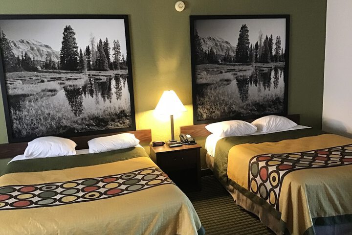 Super 8 by Wyndham Wendover