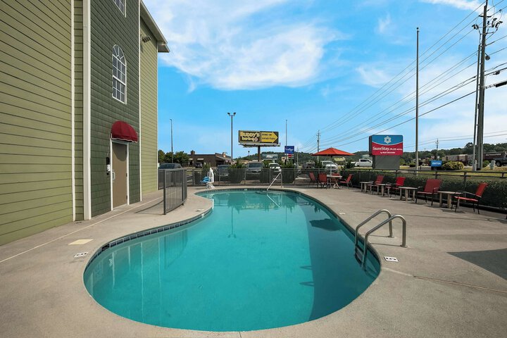 Pool 6 of 34