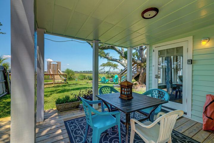 Riverside Inn and Cottages