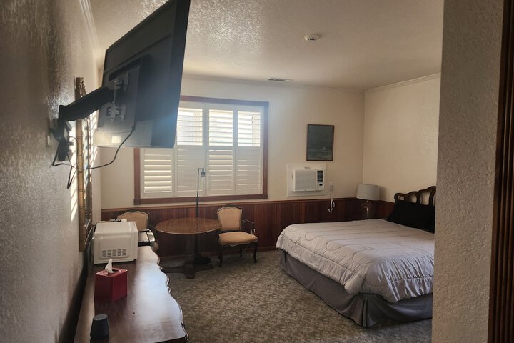 Room 36 of 74