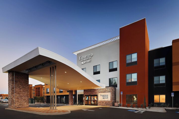 Fairfield Inn & Suite by Marriott Fresno Yosemite Intl Airport