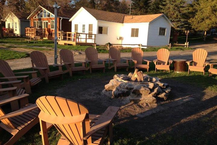 Merland Park Cottages and Motel