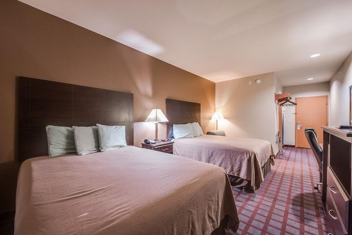 Room 32 of 53