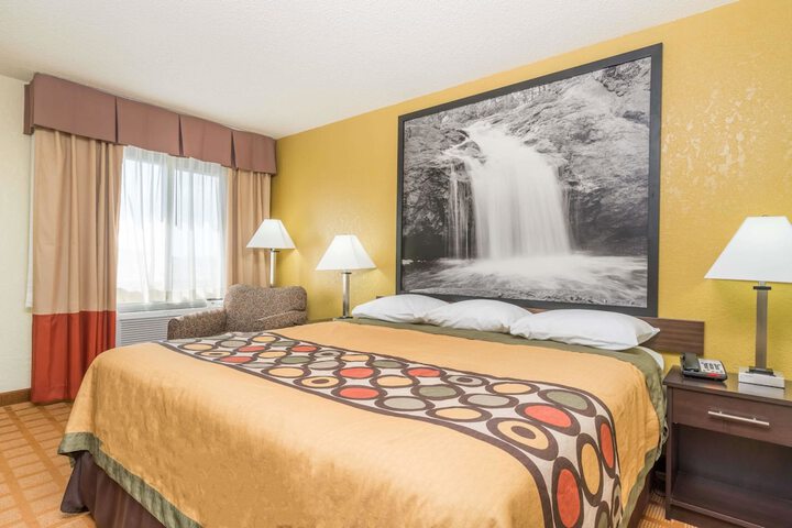 Super 8 by Wyndham Rice Lake