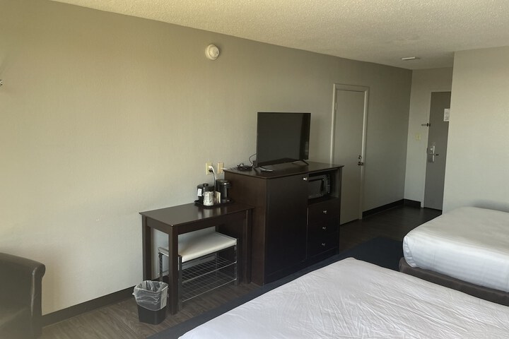 Room 36 of 148