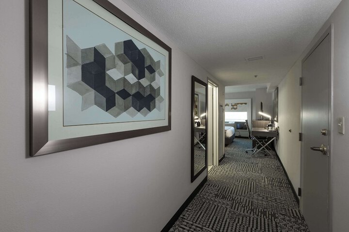 Room 56 of 98