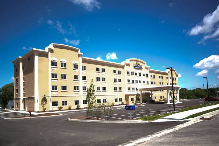 Hotel 3 of 51