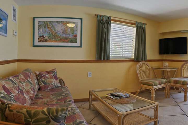 Room 11 of 28