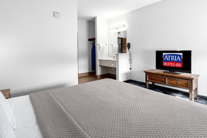 Room 26 of 40