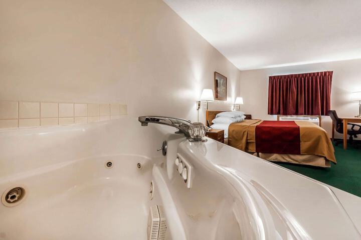 Room 10 of 35