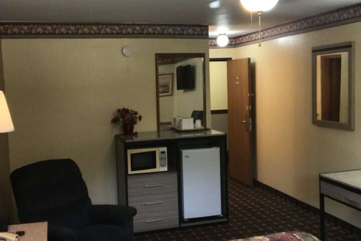 Room 28 of 38