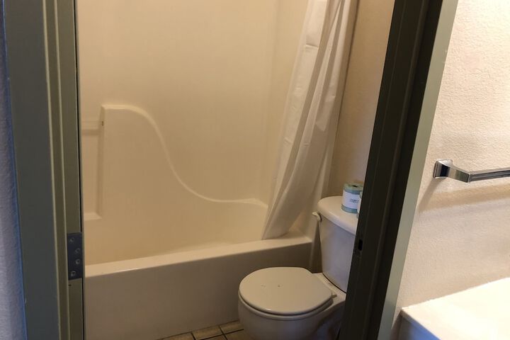 Room 16 of 19