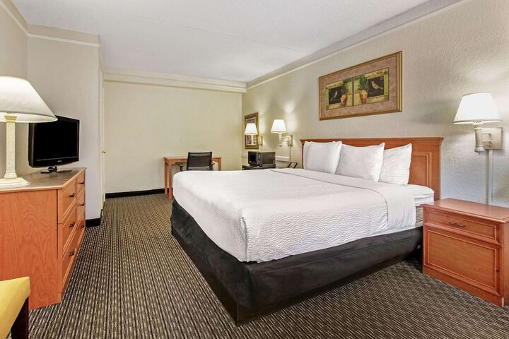 Room 31 of 40