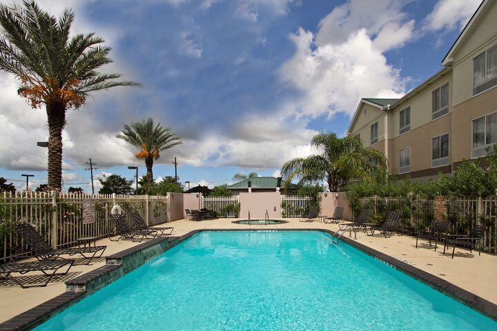 Pool 4 of 27