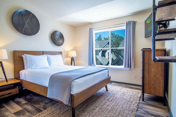 Della View 2BR Condo - in the Heart of Historic Downtown Hailey!