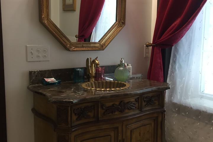 Room 15 of 35