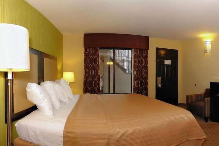 Room 8 of 42