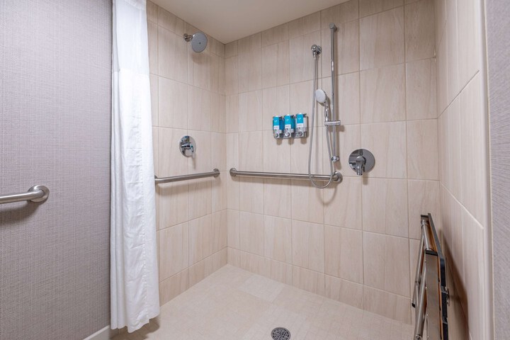 Room 14 of 69