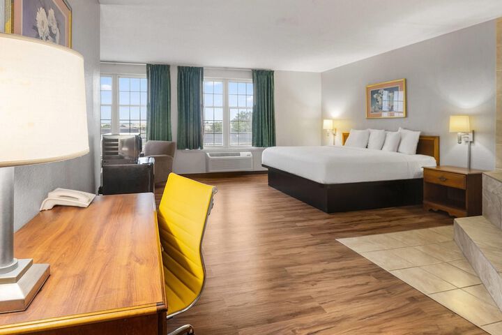 Days Inn by Wyndham Madisonville